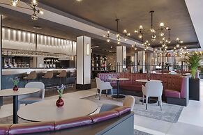Radisson RED Hotel London Heathrow