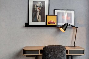 Radisson RED Hotel London Heathrow