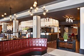 Radisson RED Hotel London Heathrow
