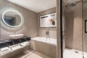 Radisson RED Hotel London Heathrow