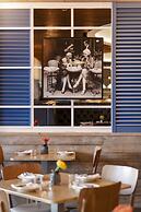 Radisson RED Hotel London Heathrow