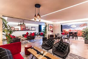 Radisson RED Hotel London Heathrow