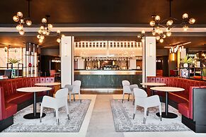 Radisson RED Hotel London Heathrow