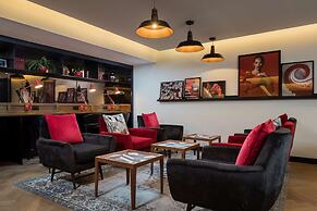 Radisson RED Hotel London Heathrow