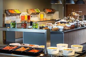 Radisson RED Hotel London Heathrow