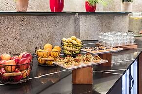 Radisson RED Hotel London Heathrow