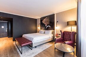 Radisson RED Hotel London Heathrow