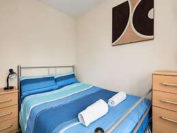 My-Places Elegant 6 Bed Town House - 68