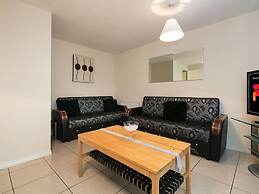 My-Places Elegant 6 Bed Town House - 68