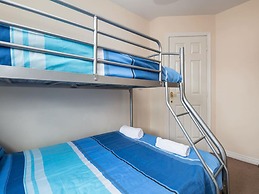 My-Places Elegant 6 Bed Town House - 68