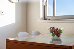 Tay Pearls - Marine Parade