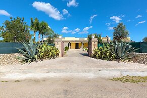 1738 Tenuta degli Ulivi by Perle di Puglia