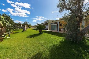 1738 Tenuta degli Ulivi by Perle di Puglia