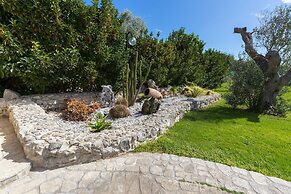 1738 Tenuta degli Ulivi by Perle di Puglia