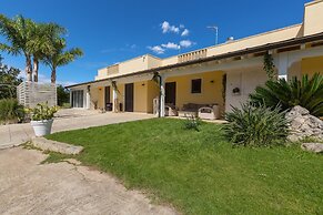 1738 Tenuta degli Ulivi by Perle di Puglia