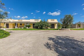 1738 Tenuta degli Ulivi by Perle di Puglia