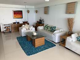 JUUB Acapulco, Exclusive Beachfront Apartment