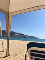 JUUB Acapulco, Exclusive Beachfront Apartment