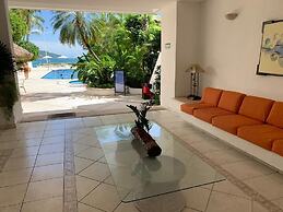 JUUB Acapulco, Exclusive Beachfront Apartment