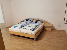 Nice Flat near Town Center & Wöhrder See