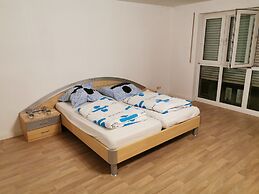 Nice Flat near Town Center & Wöhrder See
