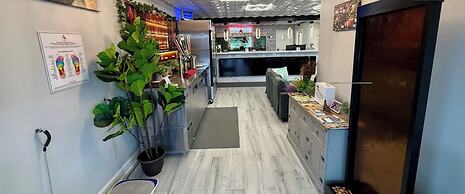 Lx Hotel, Powered by ACW Circle
