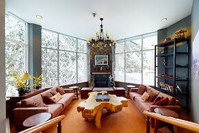 Woodrun Lodge by Whistler Premier