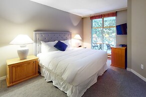 Woodrun Lodge by Whistler Premier