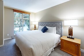 Woodrun Lodge by Whistler Premier