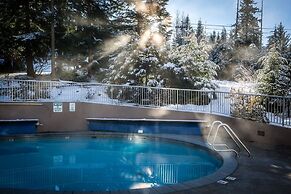 Woodrun Lodge by Whistler Premier