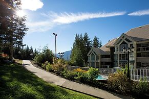 Woodrun Lodge by Whistler Premier