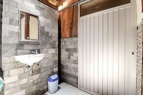 Segajih Central Stay and Education