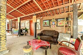 Segajih Central Stay and Education