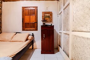 Segajih Central Stay and Education