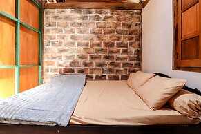 Segajih Central Stay and Education