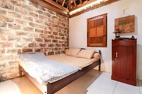 Segajih Central Stay and Education