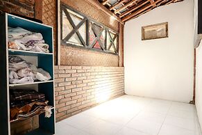 Segajih Central Stay and Education