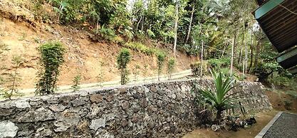 Sutrisno Homestay - Hostel