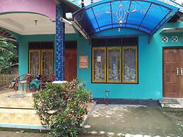 Sutrisno Homestay - Hostel