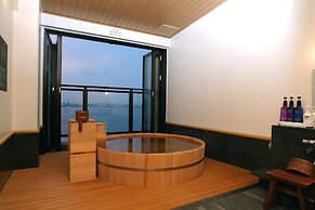 Yokohama Minamimirai Manyo-Club