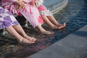 Yokohama Minamimirai Manyo-Club