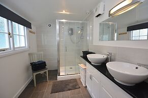 City Center Quiet Hidden gem