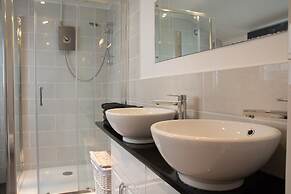 City Center Quiet Hidden gem