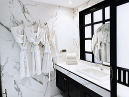 Glory Boutique Suite