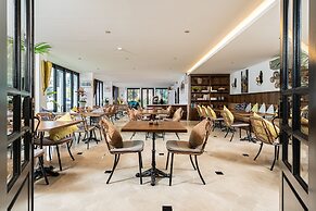 Glory Boutique Suite