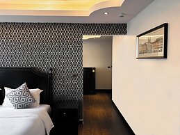 Glory Boutique Suite