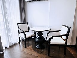 Glory Boutique Suite