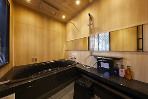 Rinn Shirakawa South