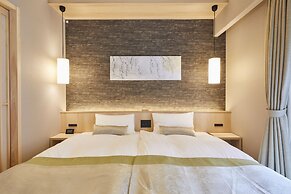 Rinn Shirakawa South