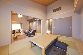 Rinn Shirakawa South